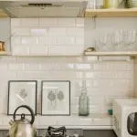 Come pulire le piastrelle della cucina e farle brillare di nuovo