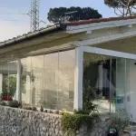 Come funzionano le vetrate scorrevoli?