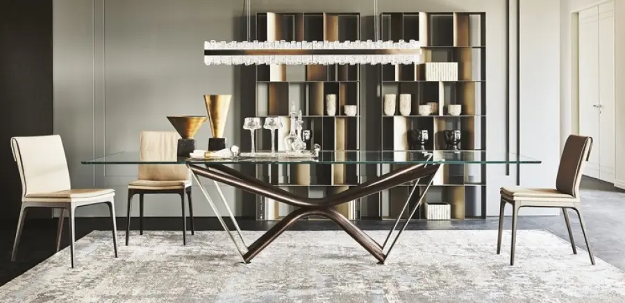 Sala da pranzo in stile classico contemporaneo: tavoli, sedie e mobili contenitori