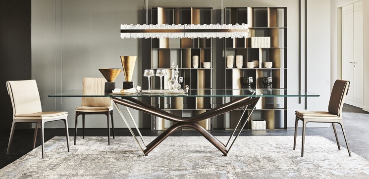 Sala da pranzo in stile classico contemporaneo: tavoli, sedie e mobili contenitori