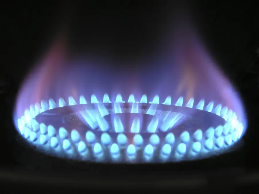 Come risparmiare luce e gas: strategie efficaci per ridurre i consumi domestici