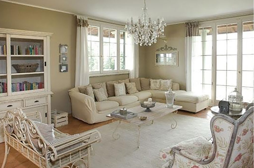 Arredamento casa: materiali grezzi e legno