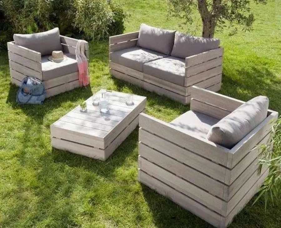 Arredare il giardino con i pallet