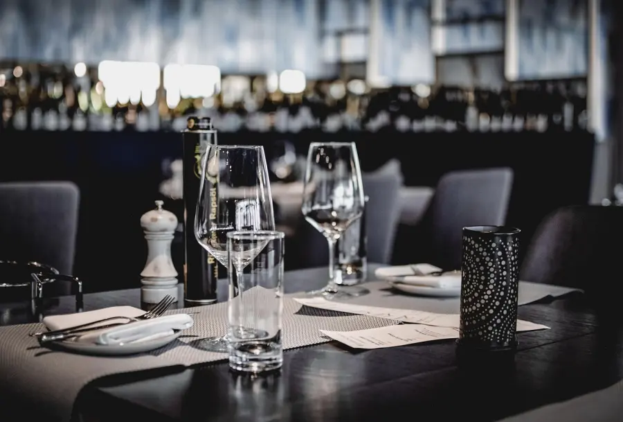 Come Apparecchiare la Tavola a Capodanno: Stile, Tradizione e Brillantezza