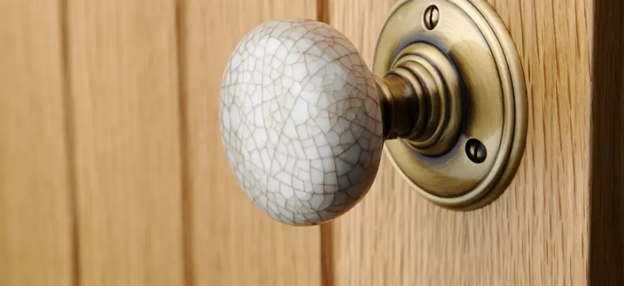 Come scegliere le maniglie delle porte interne?