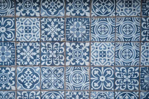 Pavimenti in cementina: il fascino retrò che torna protagonista nell’interior design
