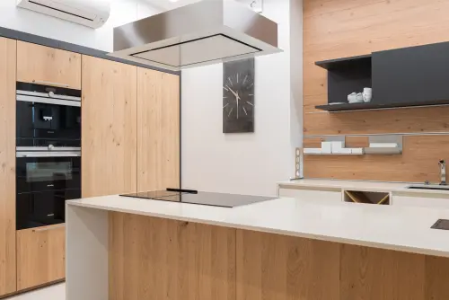 Cucine in legno moderne: le principali essenze e finiture consigliate