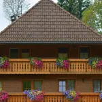 Fiori da piantare sul balcone: armonia di colori, stagioni e luce in pochi metri quadrati