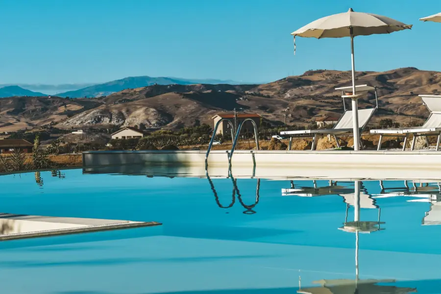 Piscine Interrate Moderne: Materiali e Design 2026