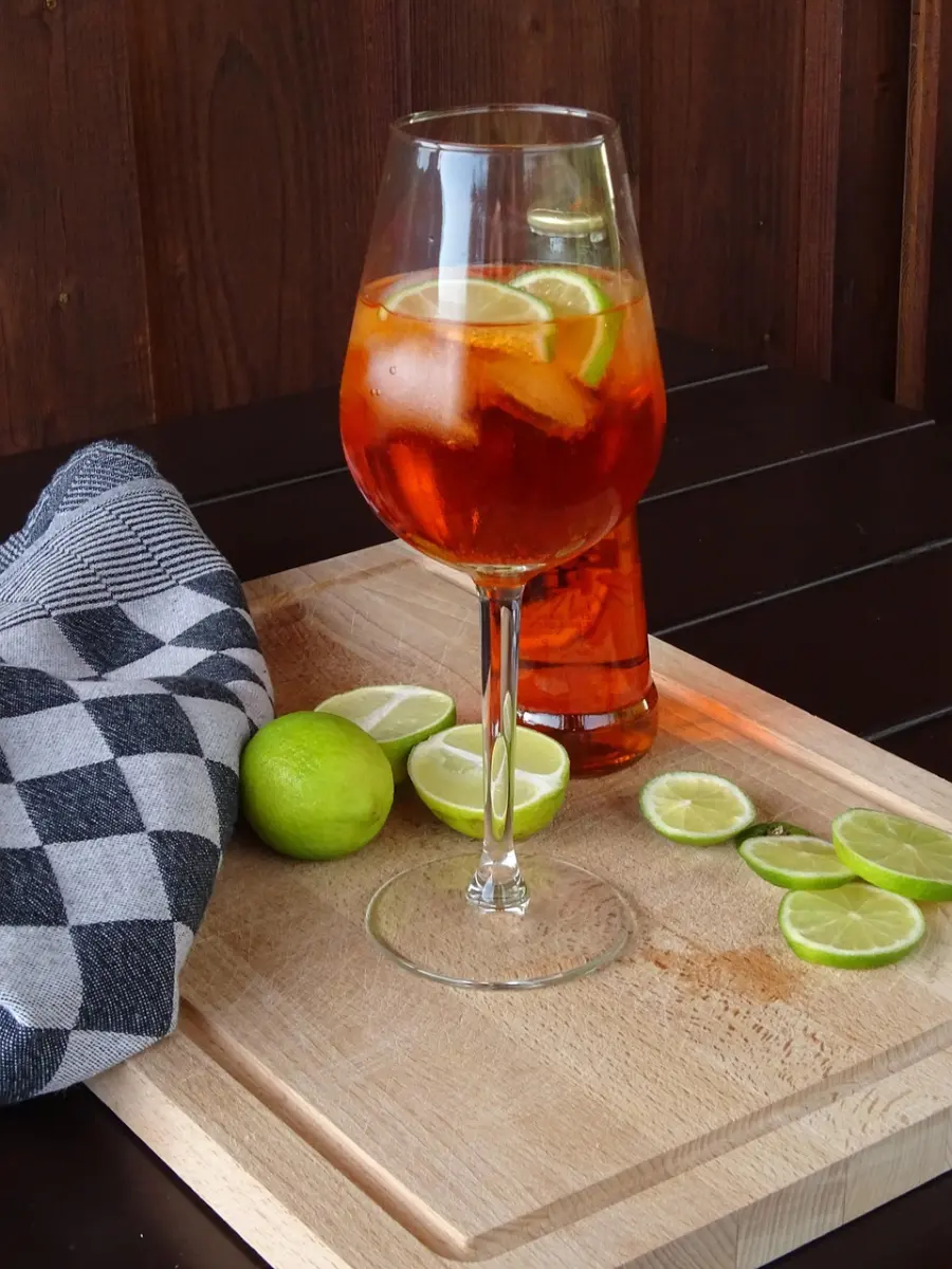 Bicchieri Aperol Spritz: la giusta selezione per gustare il tuo aperitivo preferito