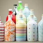 Riciclo creativo: vasi e oggetti d’arredo da comuni bottiglie