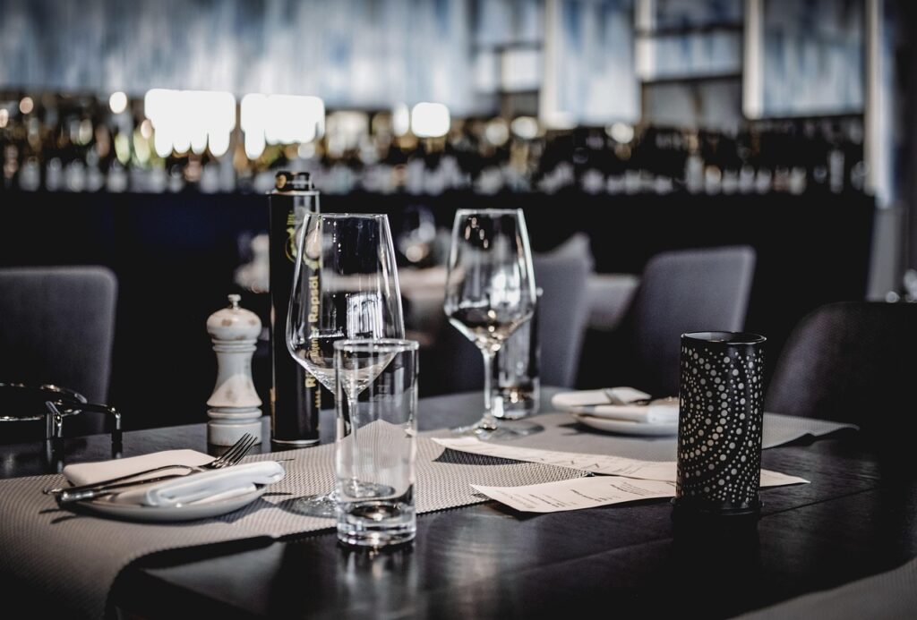 Come Apparecchiare la Tavola a Capodanno: Stile, Tradizione e Brillantezza